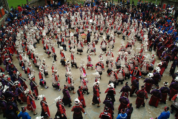 乘高铁去赶“东方情人节”：凯里南