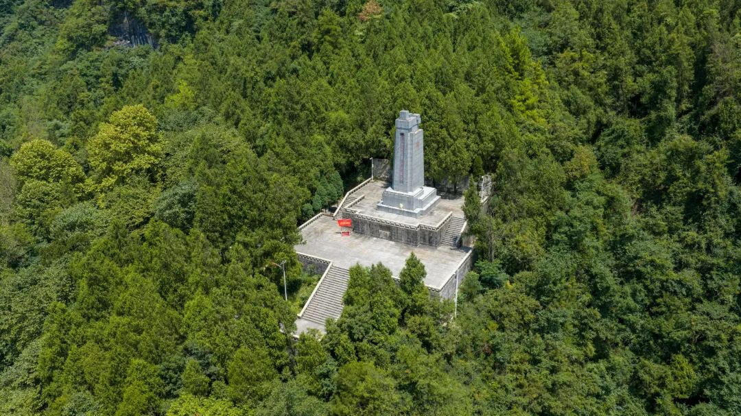 位于贵州省铜仁市印江土家族苗族自治县木黄镇的“中国工农红军第二第六军团木黄会师纪念碑”。申逸恺 摄.jpg