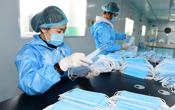 贵州金沙：全力生产一次性医用口罩