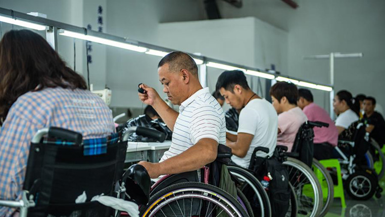 贵州习水：扶贫车间助残疾群众稳就业
