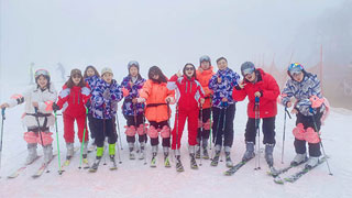 贵州省高校助力冬奥会冰雪体验行在六盘水市举行