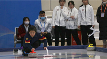 贵州省运会陆地冰壶开赛 黔南六盘水男队率先进入半决赛