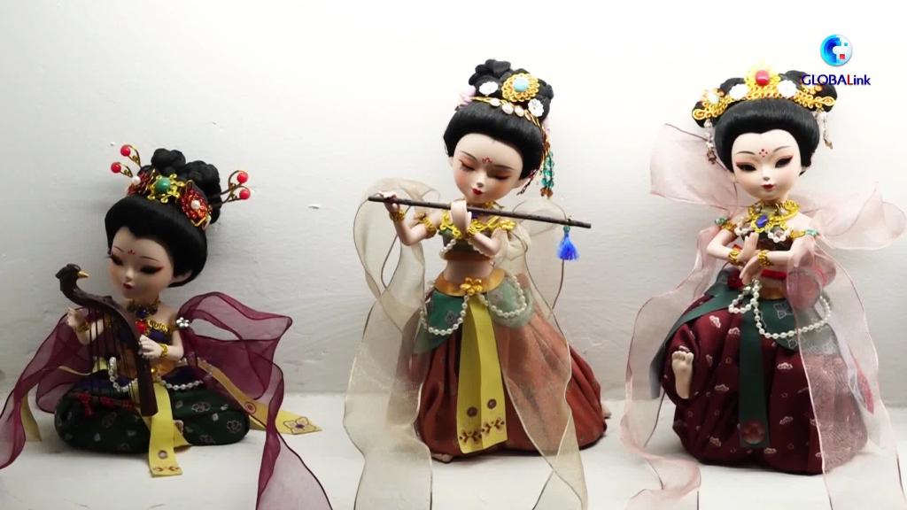 全球連線｜中國“芭比娃娃”促進貴州婦女手工産業發展