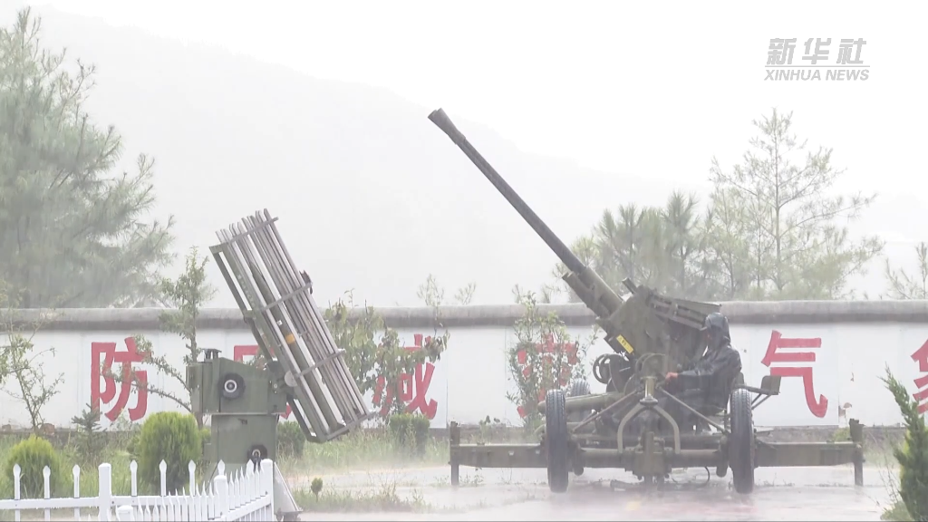 贵州威宁采用火箭高炮开展人工增雨防雹作业