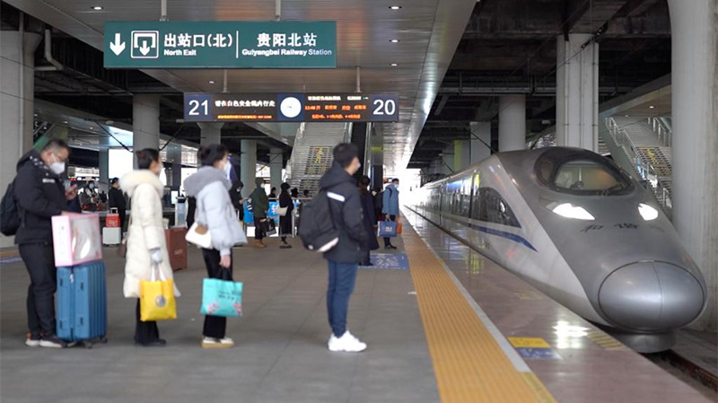 新华全媒+丨铁路迎来春节假期返程客流高峰